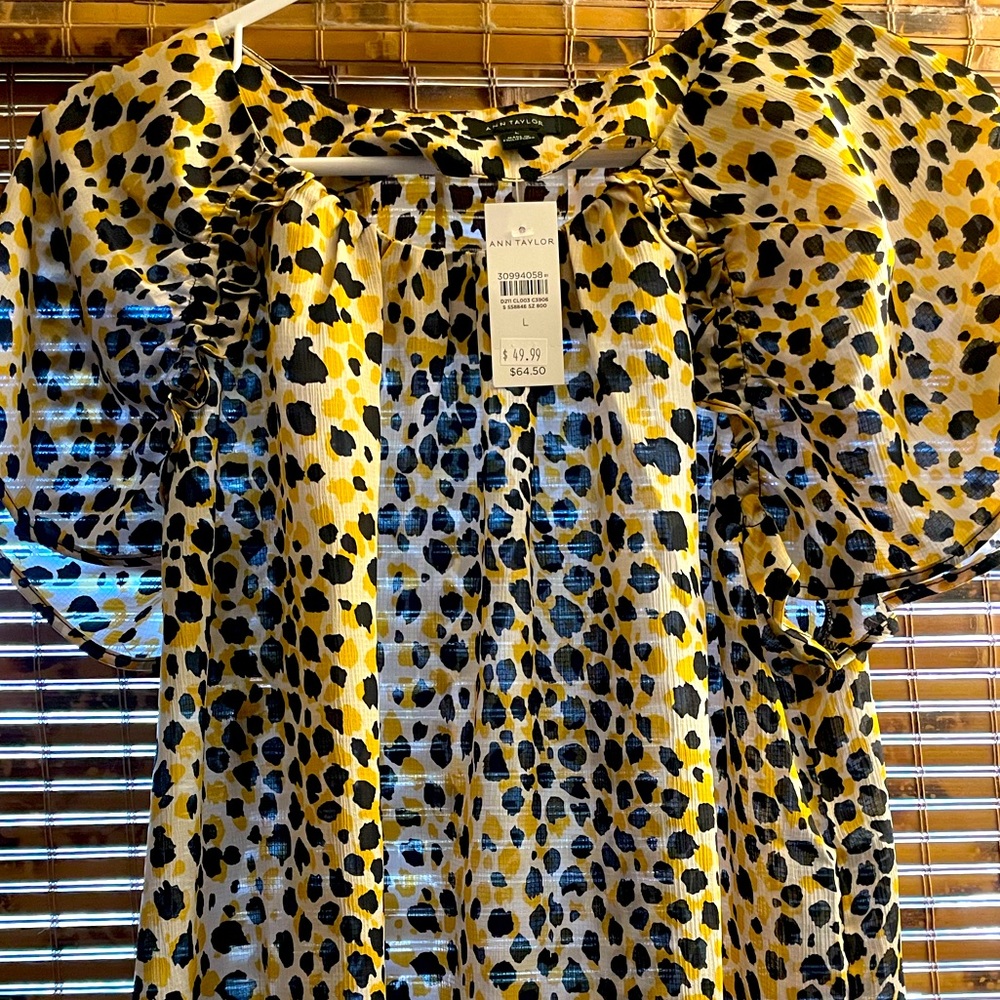 Ann Taylor Short-Sleeve blouse